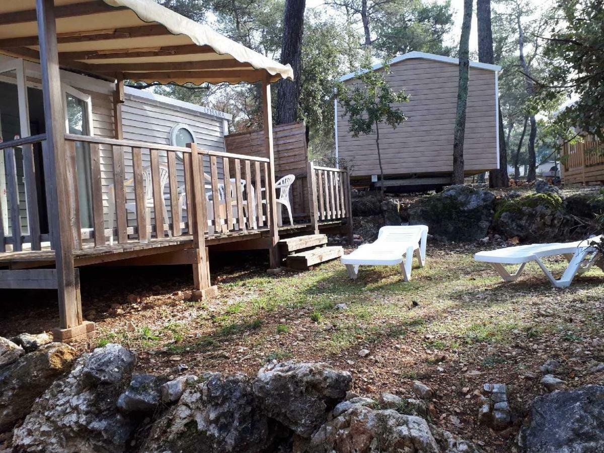 Mobil Home Sainte Baume Nans-les-Pins Exteriör bild
